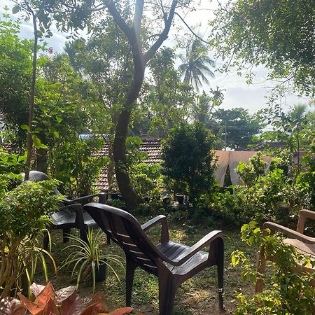 Ananda Home Stay And Restaurant Тангалле Екстер'єр фото